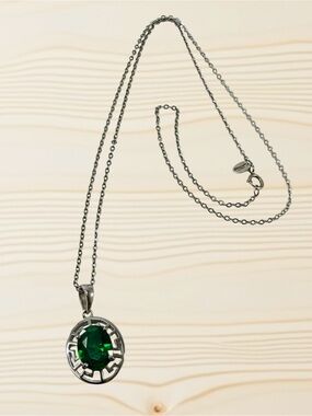Gem Stone King GSK Sterling Silver 925 Emerald Color Oval Greek Key Necklace 18”
